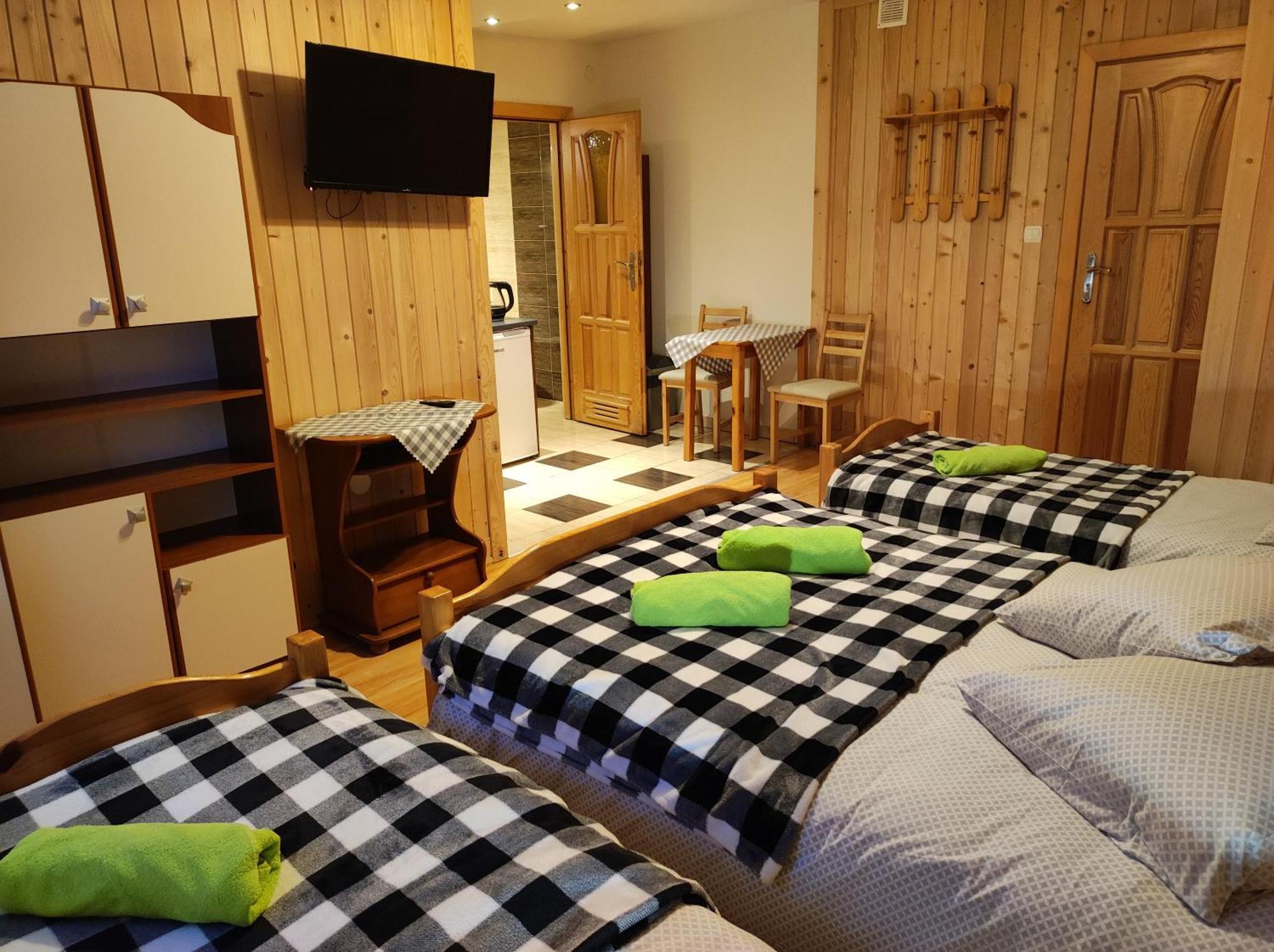 U Wajdy Apartment Ciche Małe Екстериор снимка