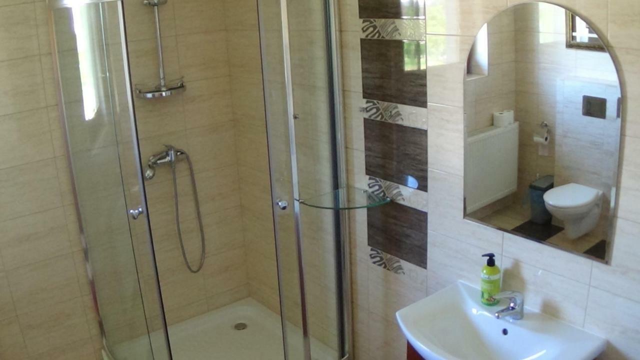 U Wajdy Apartment Ciche Małe Екстериор снимка